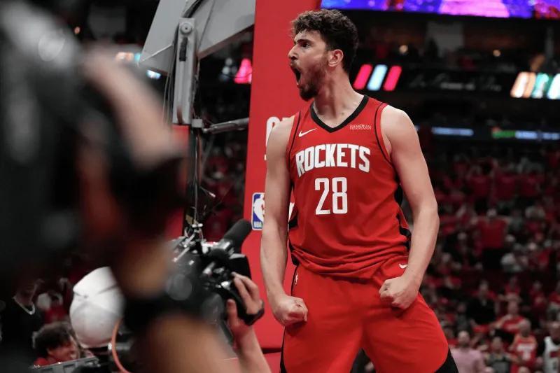 乐鱼体育首页-火箭110-105森林狼1喜3忧！申京展价值，乌度卡+2将隐患太大！